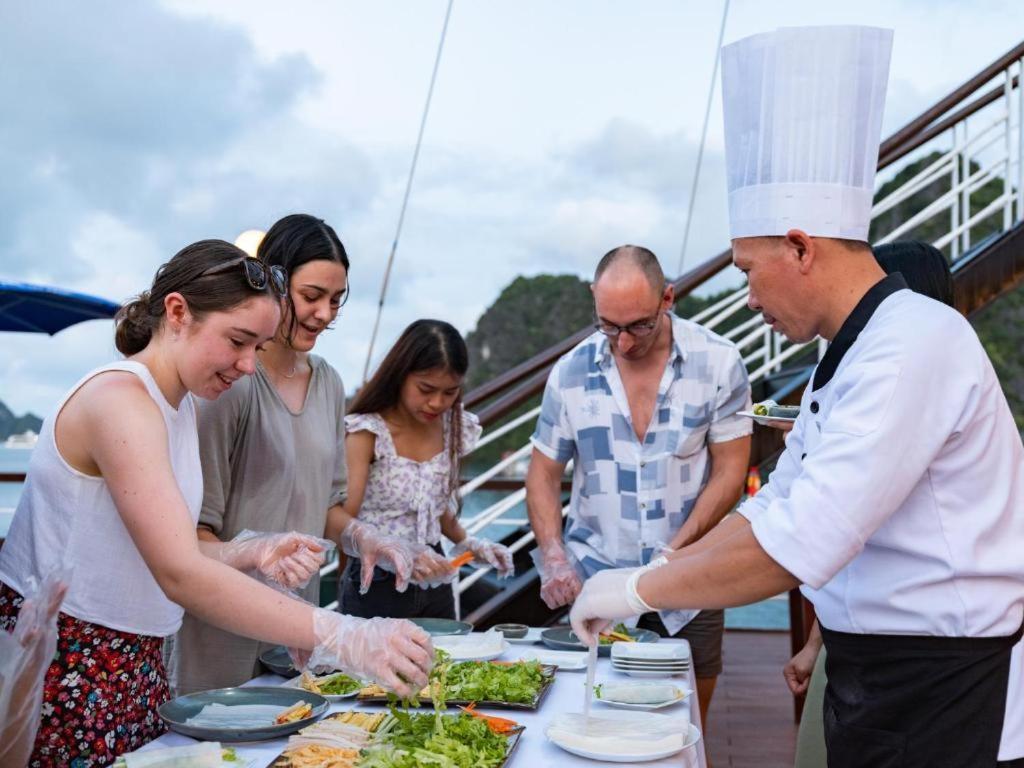 Hoang Phuc Hotel Dong Khe Sau Eksteriør billede