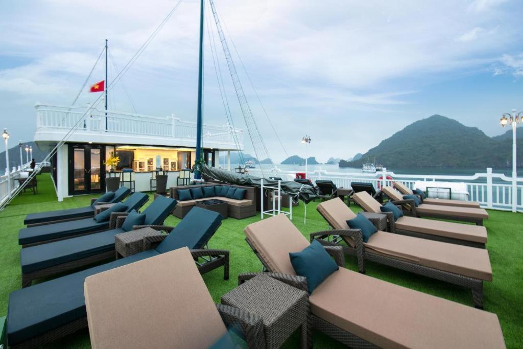 Hoang Phuc Hotel Dong Khe Sau Eksteriør billede