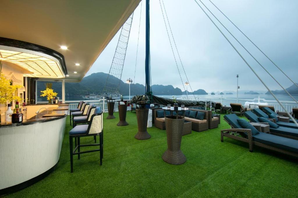 Hoang Phuc Hotel Dong Khe Sau Eksteriør billede