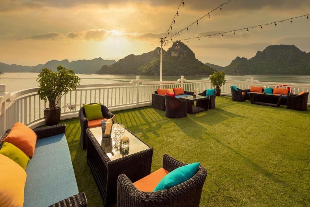 Hoang Phuc Hotel Dong Khe Sau Eksteriør billede